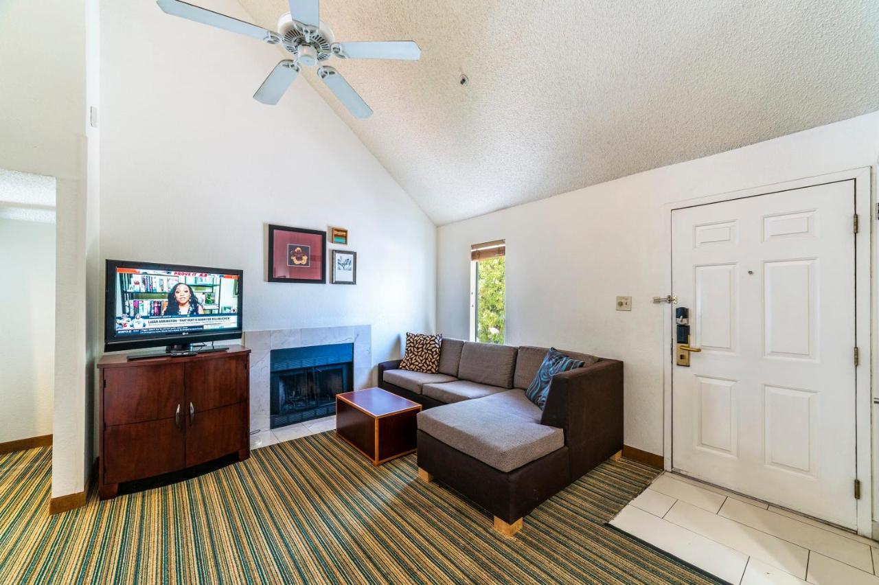 Metro Phoenix Loft Sleeps 6 외부 사진